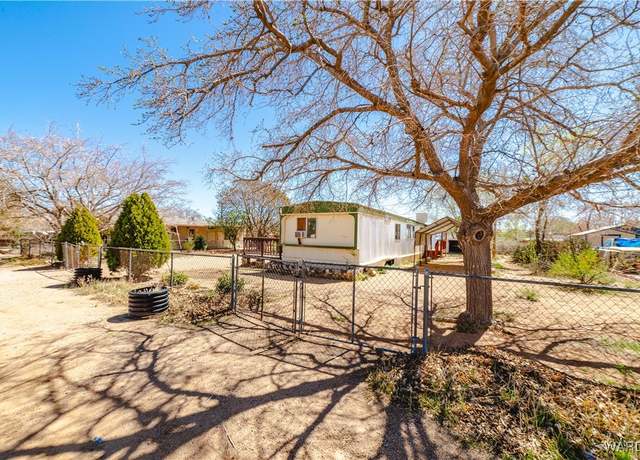 Property at 3096 E Lass Ave, Kingman, AZ 86409, 2 beds, 1 bath