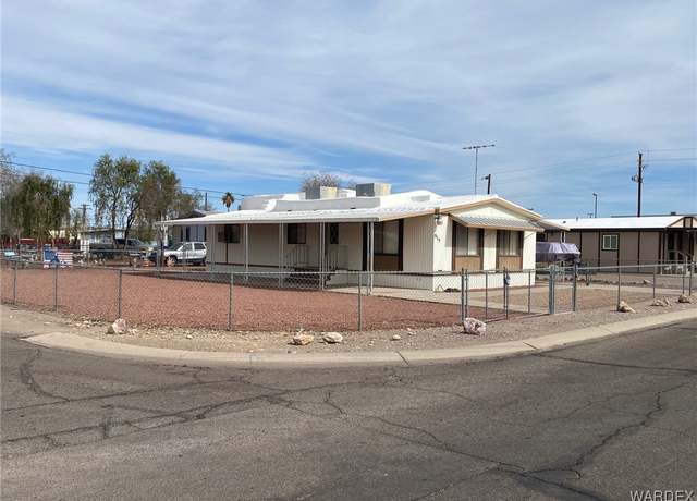 Property at 975 Surf Spray Dr, Bullhead City, AZ 86442, 2 beds, 2 baths