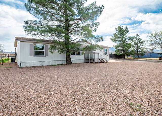 Property at 4040 N Stardust Rd, Kingman, AZ 86409, 3 beds, 2 baths