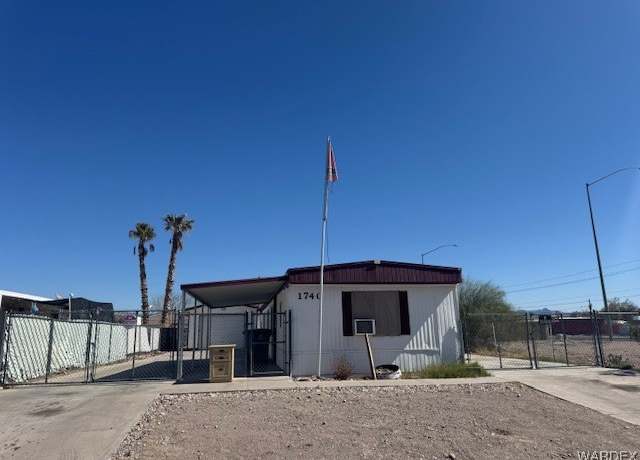 Property at 1740 Bluebonnet Blvd, Bullhead City, AZ 86442, 3 beds, 2 baths