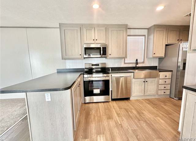 Property at 463 Santa Maria Rd, Bullhead City, AZ 86442, 2 beds, 2 baths