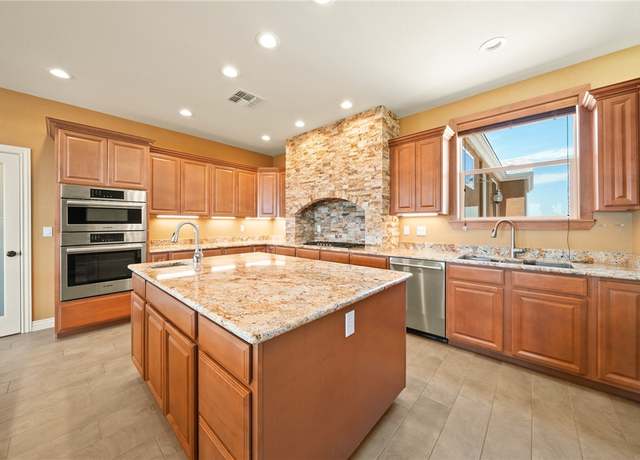 Property at 9076 E Mountain Shadow Rd, Kingman, AZ 86401, 3 beds, 2.5 baths
