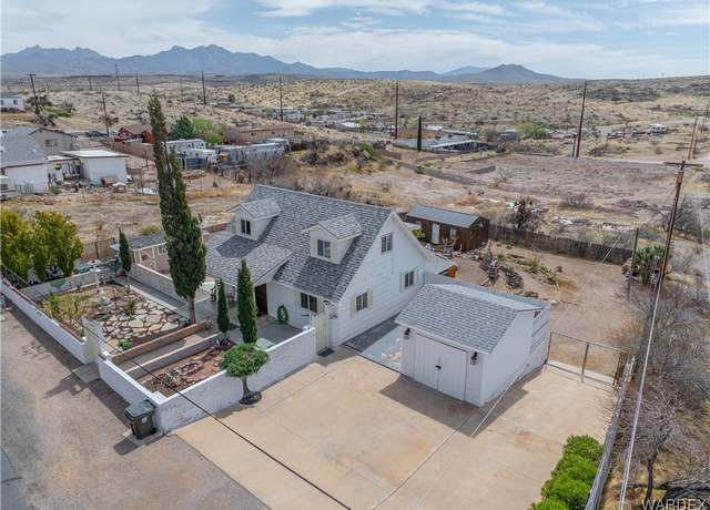 Property at 106 E Park St, Kingman, AZ 86401, 3 beds, 2 baths