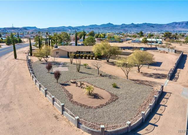 Property at 3165 Louise Ave, Kingman, AZ 86401, 4 beds, 2 baths