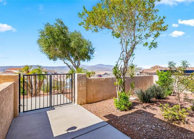 Property at 2932 Lakeview Dr, Bullhead City, AZ 86429, 3 beds, 3 baths