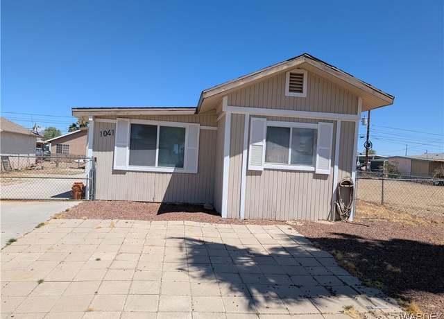 Property at 1041 Papago Dr, Bullhead City, AZ 86442, 3 beds, 2 baths