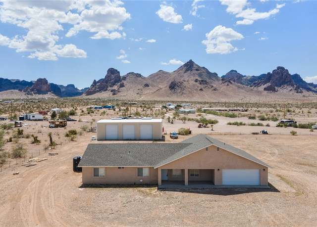 Property at 2949 S Chiricahua Rd, Golden Valley, AZ 86413, 3 beds, 3 baths
