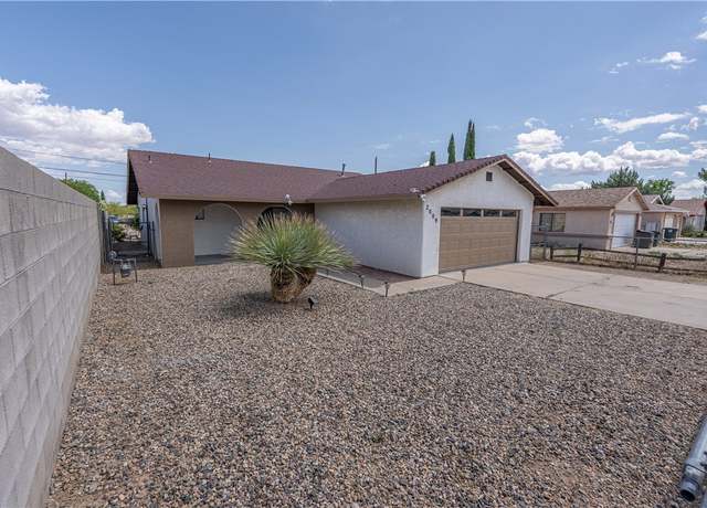 Property at 2009 Mullen Ave, Kingman, AZ 86401, 3 beds, 2 baths