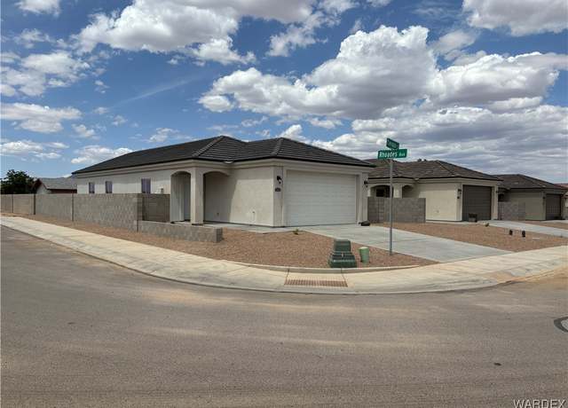 Property at 3429 N Yavapai St, Kingman, AZ 86409, 3 beds, 2 baths