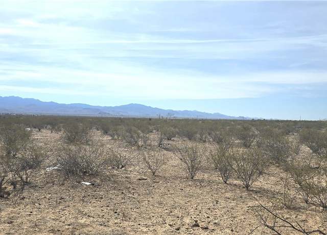 Property at Parcel 285B S Estrella Rd, Golden Valley, AZ 86413