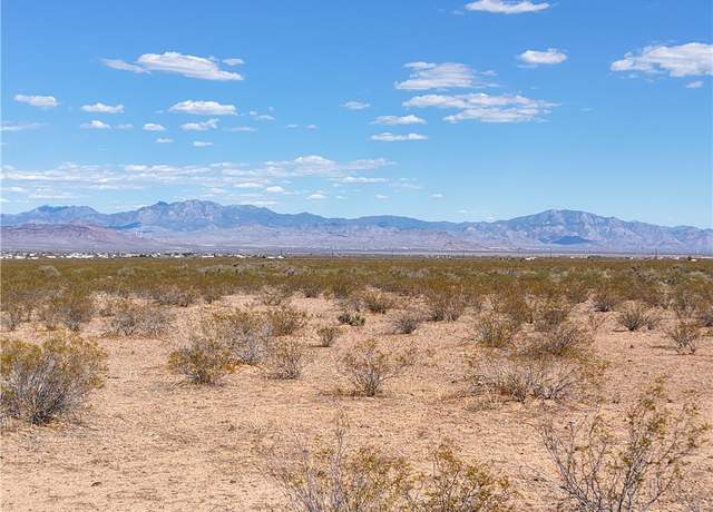 Property at Parcel 285B S Estrella Rd, Golden Valley, AZ 86413