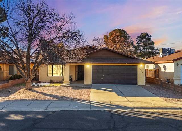 Property at 1734 Club Ave, Kingman, AZ 86401, 3 beds, 2 baths