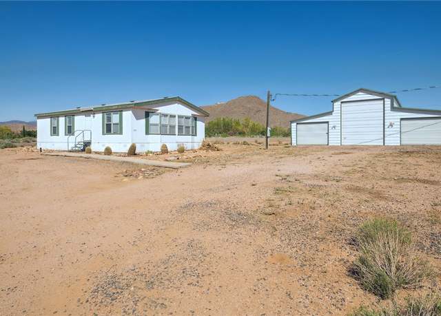 Property at 7695 E Saint Martin Ln, Kingman, AZ 86401, 2 beds, 2 baths