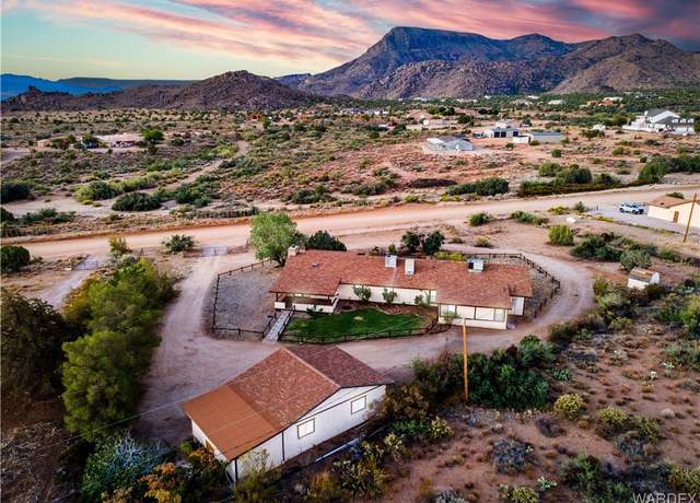 Property at 2063 E Sundown Rd, Kingman, AZ 86409, 5 beds, 3 baths