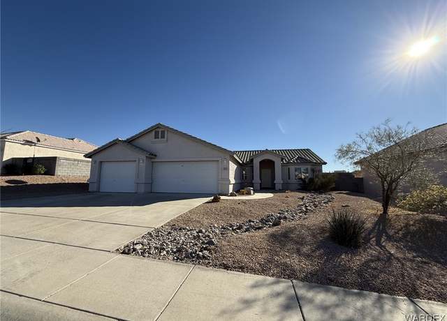 Property at 2942 Los Pueblos Dr, Bullhead City, AZ 86429, 3 beds, 2 baths