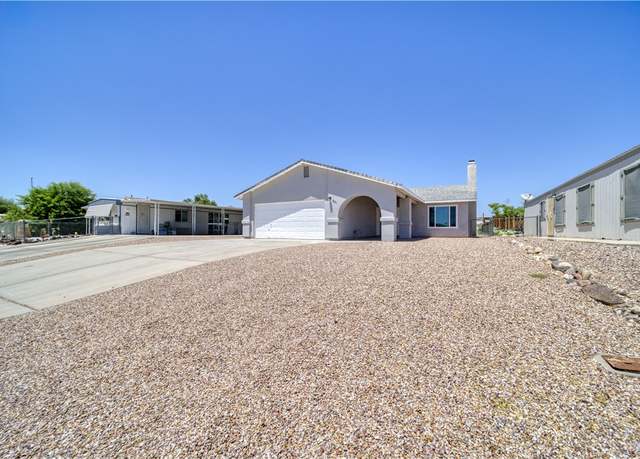 Property at 931 Holly St, Bullhead City, AZ 86442, 3 beds, 2 baths