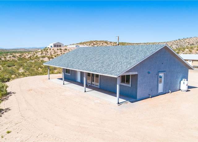 Property at 6164 S Mountain Lion Rd, Kingman, AZ 86401, 5 beds, 3.5 baths