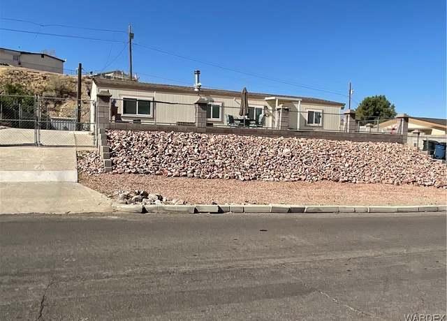 Property at 1669 Sierra Vista Dr, Bullhead City, AZ 86442, 3 beds, 2 baths