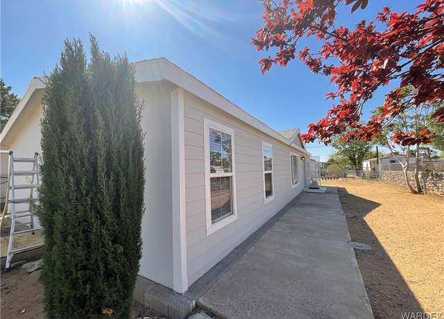 Property at 2690 E Packard Ave, Kingman, AZ 86409, 3 beds, 2 baths