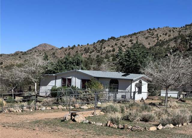 Property at 9000 N Vock Canyon Ln, Kingman, AZ 86409, 3 beds, 2 baths