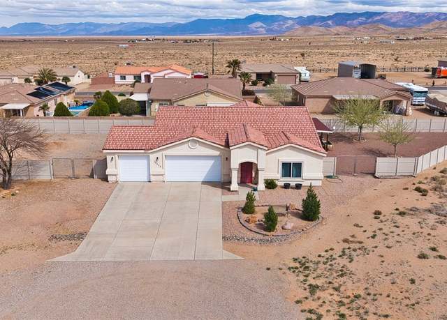 Property at 10450 N Bell Butte Ct, Kingman, AZ 86401, 3 beds, 2.5 baths