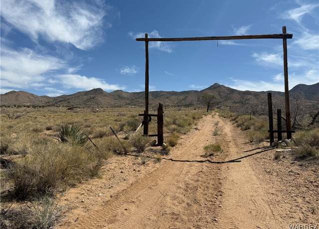 Property at 7130 N Corral Rd, Kingman, AZ 86401