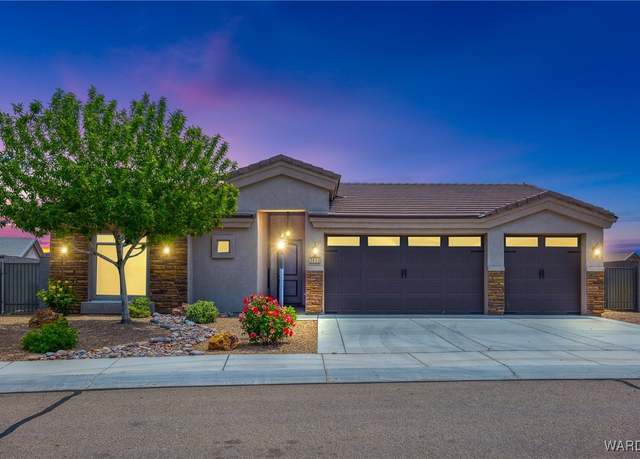 Property at 3820 Laguna Ln, Kingman, AZ 86409, 3 beds, 2 baths