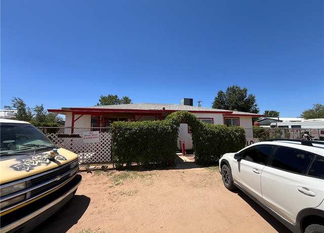 Property at 4114 E Thompson Ave, Kingman, AZ 86409, 5 beds, 1.5 baths
