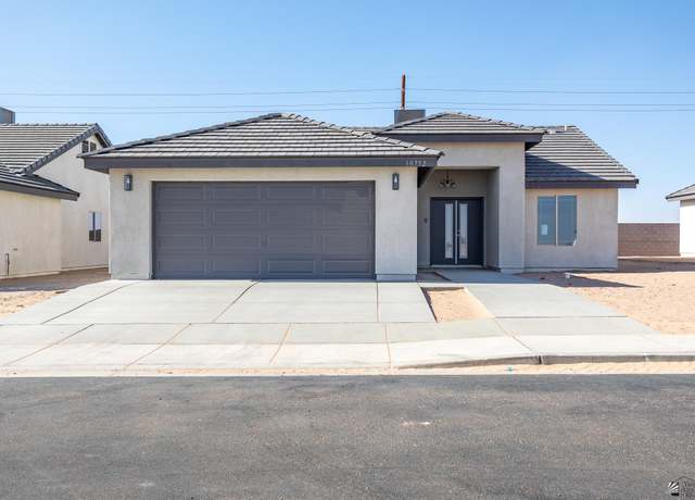 Property at 10752 E 45 Pl, Yuma, AZ 85367, 3 beds, 2 baths