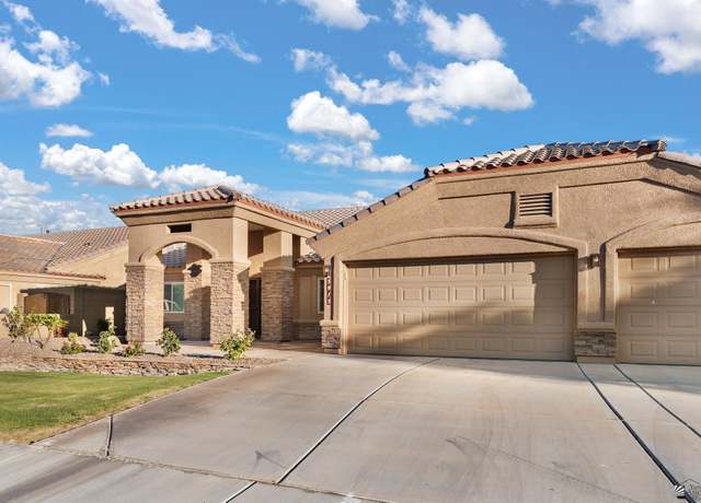 Property at 5915 E 39 Pl, Yuma, AZ 85365, 5 beds, 3 baths