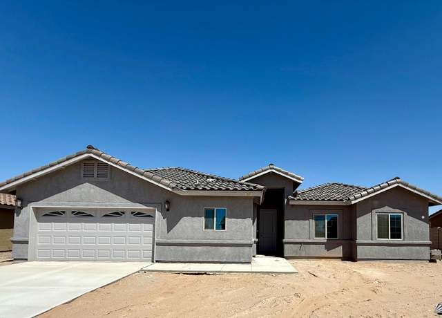 Property at 7402 E 45 Pl, Yuma, AZ 85365, 6 beds, 4 baths