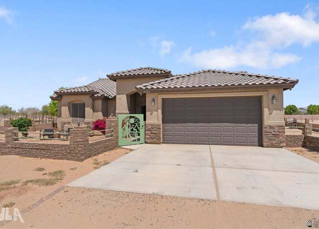 Property at 4524 E Nine Iron Dr, Yuma, AZ 85365, 4 beds, 2 baths