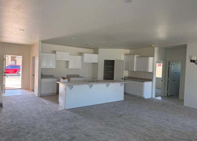 Property at 7368 E 44 Ln, Yuma, AZ 85365, 3 beds, 2 baths