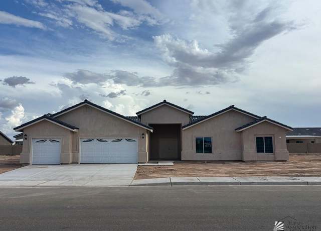 Property at 5679 E 45 St, Yuma, AZ 85365, 5 beds, 4 baths