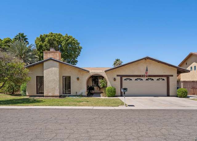 Property at 1228 S 40 Dr, Yuma, AZ 85364, 3 beds, 2 baths
