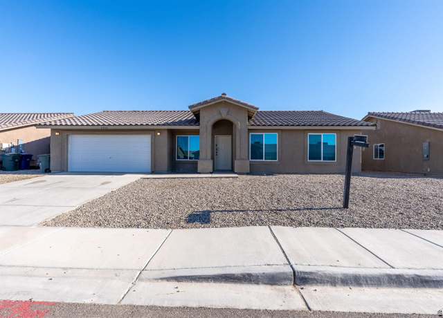 Property at 7959 E 43 Pl, Yuma, AZ 85365, 4 beds, 2 baths