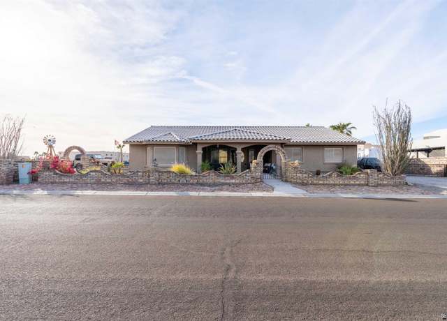 Property at 14530 E 55 St, Yuma, AZ 85367, 3 beds, 2 baths