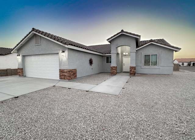 Property at 11752 S Gila St, Wellton, AZ 85356, 3 beds, 2 baths