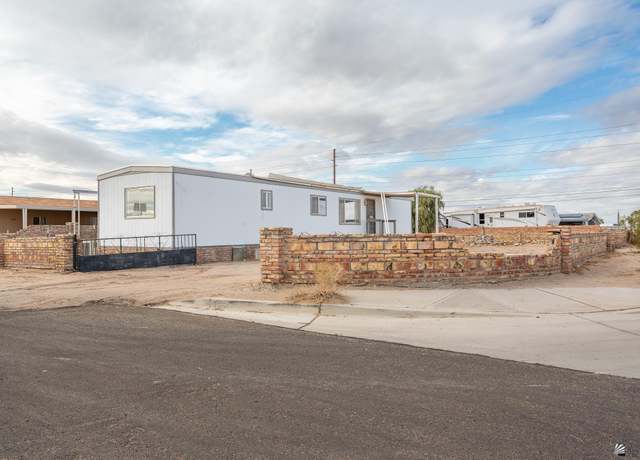 Property at 9478 E Saddle Dr, Yuma, AZ 85365, 3 beds, 2 baths