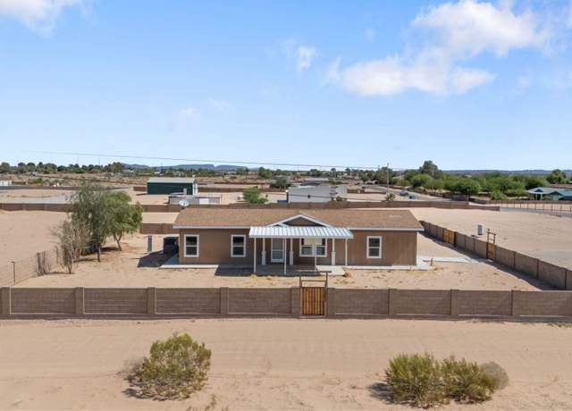 Property at 13878 S Patton Dr, Yuma, AZ 85365, 3 beds, 2 baths