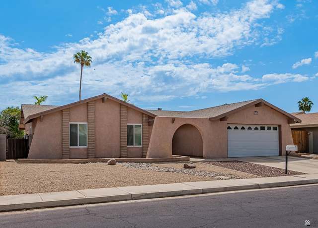 Property at 1737 S Athens Ave, Yuma, AZ 85364, 4 beds, 2 baths