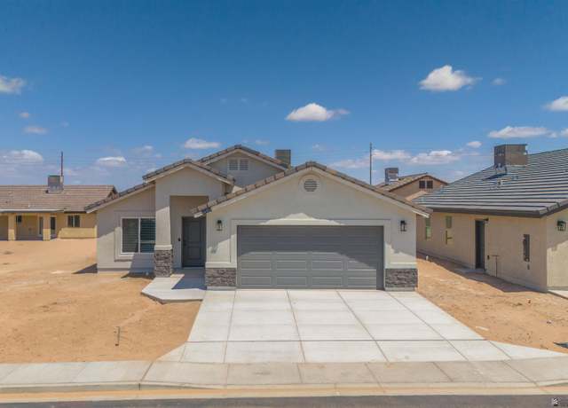 Property at 10858 E 45 Ln, Yuma, AZ 85367, 3 beds, 2 baths