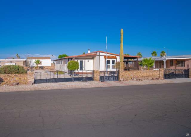 Property at 11279 S Phoenix Dr, Yuma, AZ 85367, 2 beds, 2 baths