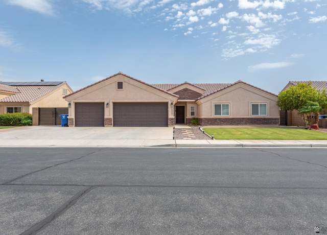 Property at 5952 E 39 Pl, Yuma, AZ 85365, 4 beds, 3 baths