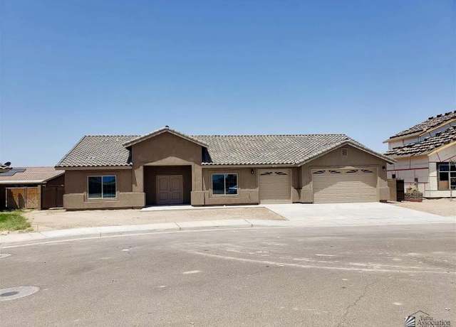 Property at 5695 E 45 St, Yuma, AZ 85365, 3 beds, 2 baths