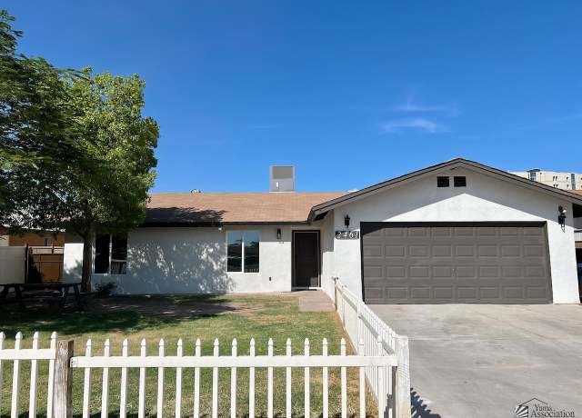 Property at 2461 S 17 Ave, Yuma, AZ 85364, 4 beds, 2 baths