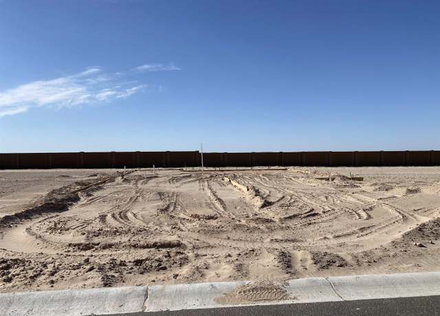 Property at 12689 W 51 Pl, Yuma, AZ 85367, 3 beds, 2 baths