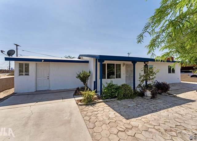 Property at 3186 S Elm St, Yuma, AZ 85364, 4 beds, 2 baths