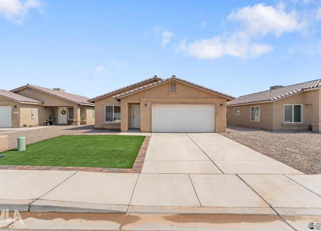 Property at 7520 E 45 St, Yuma, AZ 85365, 4 beds, 2 baths