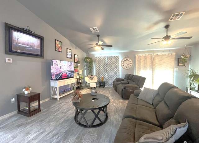 Property at 11742 Gila St, Wellton, AZ 85356, 3 beds, 2 baths